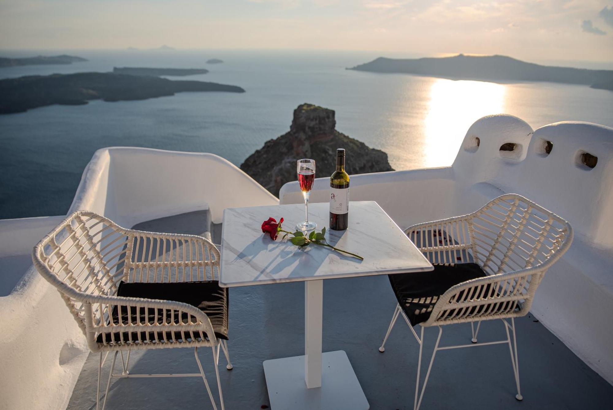 Heavens Edge Hotel Imerovígli Kültér fotó